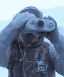 Binoculars GIF - Binoculars GIFs
