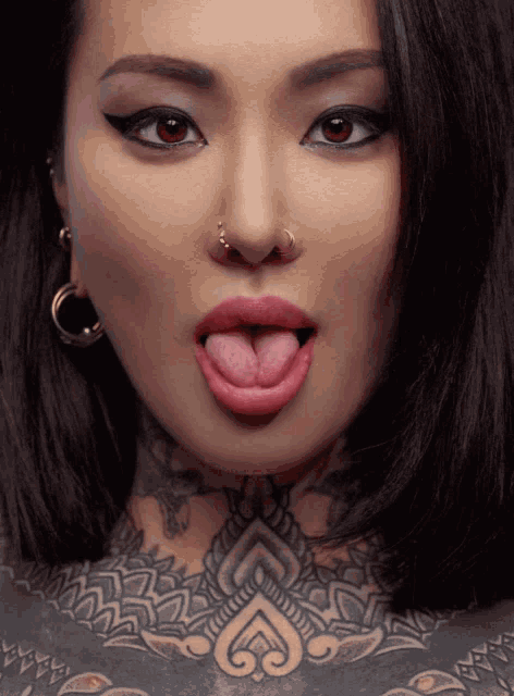 Tattoo Split Tongue GIF - Tattoo Split Tongue Weird - Discover & Share GIFs