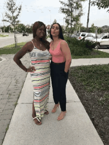 Pose Pictures GIF - Pose Pictures Sisters GIFs