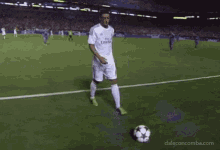 Mesut özil GIF - Mesut Ozil Kick Footballer GIFs