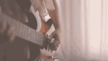 Guitarra Ale Aguirre GIF - Guitarra Ale Aguirre Piel De Papel GIFs