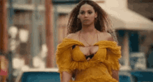 Hold Up Dress GIF - Hold Up Dress Entrance GIFs