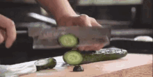 切黄瓜 黄瓜 青瓜 GIF - Cut Cucumber Cucumber GIFs