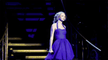How Taylor Swift And Beyonce Walk Vs How I Walk GIF - Taylor Swift Beyonce Strut GIFs