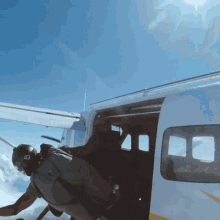 Skydive Kavin Gates GIF - Skydive Kavin Gates Parachuting GIFs