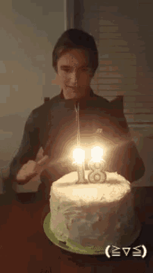 Funny Cake Birthday GIFs | Tenor