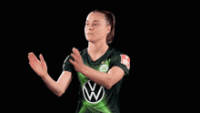 Ewa Pajor Brawo GIF - Ewa Pajor Brawo Vfl Wolfsburg GIFs