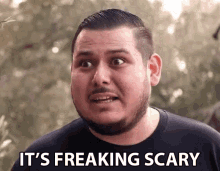 Its Freaking Scary Its Scary GIF - Its Freaking Scary Its Scary Scared GIFs