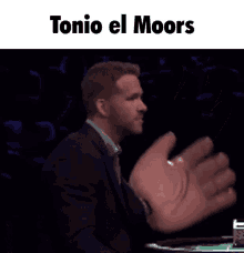 Tonio El Moors Big Hands GIF - Tonio El Moors Big Hands GIFs
