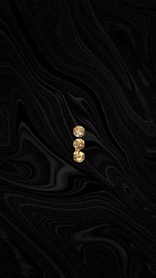 a black background with gold text that says hababam ailesi odasina hos geldiniz