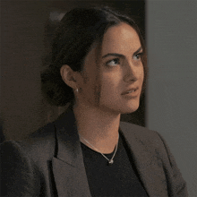 Confused Ana GIF - Confused Ana Camila Mendes GIFs