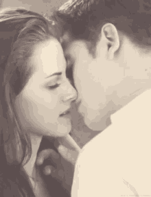 Twilight Kristen Stewart GIF - Twilight Kristen Stewart Kiss GIFs