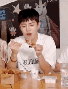 eating chicken acekpop5 yuchan donghun junhee
