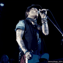 Johnny Depp Concert GIF - Johnny Depp Concert Hat GIFs