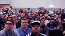 Cheering Clapping GIF - Cheering Clapping Fans GIFs