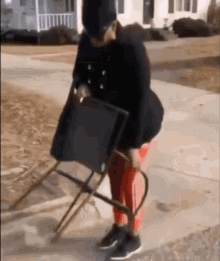 Funny Entry GIF - Funny Entry What Is Happening GIFs
