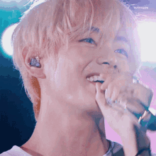 Taehyung And His Boxy Smile I Cant He Is So Cute GIF - Taehyung And His Boxy Smile I Cant He Is So Cute Taehyung GIFs