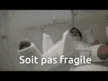 Fragilité Fragile GIF - Fragilité Fragile Foutaise GIFs