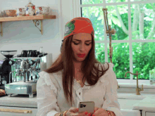 Focus Here GIF - Focus Here Look GIFs