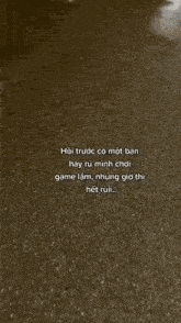 a person 's feet are shown with a foreign language caption