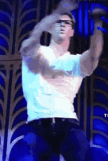 Chris Hemsworth Victory Dance GIF - Chris Hemsworth Victory Dance Dance Moves GIFs