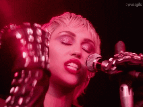 Miley Cyrus Cyrussgifs GIF - Miley Cyrus Cyrussgifs Midnight Sky - Discover  & Share GIFs