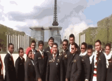 Mlm Eiffel GIF - Mlm Eiffel Bergoyang GIFs