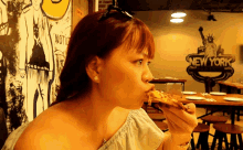 Cắn Kéo GIF - Cắn Kéo ăn Pizza GIFs