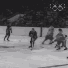 You Cant Reach Me Ice Hockey GIF - You Cant Reach Me Ice Hockey Olympics GIFs
