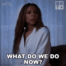 What Do We Do Now Lilly Winthrop GIF - What Do We Do Now Lilly Winthrop The Oval GIFs
