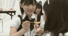 食べされる　試食　太田夢莉 Nmb48 GIF - Yuri Ota Taste Test Feed GIFs