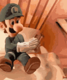 Mklpkl Luigi GIF - Mklpkl Luigi Book GIFs
