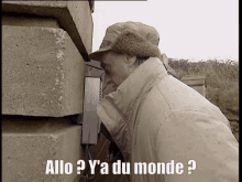 Allo Ya Du Monde GIF - Allo Ya Du Monde Mocky GIFs