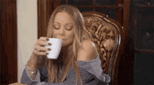 Mariah Carey Tea GIF - Mariah Carey Tea Drinking Tea GIFs