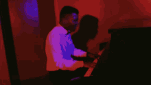 Jhariah Playing Piano GIF - Jhariah Playing Piano Catch Me If You Can GIFs