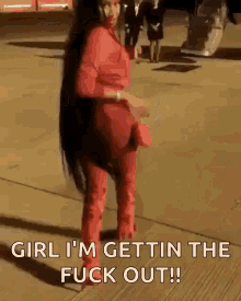Nicki Minaj Walking GIF - Nicki Minaj Walking Private Jet GIFs
