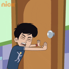 Trying To Close The Door Bunty GIF - Trying To Close The Door Bunty Chikoo Aur Bunty GIFs