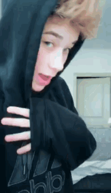 Brandon Rowland Selfie GIF - Brandon Rowland Selfie Youtuber GIFs