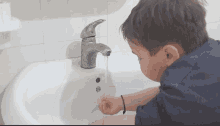 Ahmad Shad Tap Water GIF - Ahmad Shad Tap Water Drink Water GIFs