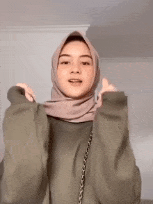 Joget Hijab GIF - Joget Hijab Asikin Aja GIFs