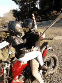 Amor Motorcycle GIF - Amor Motorcycle Helmet GIFs