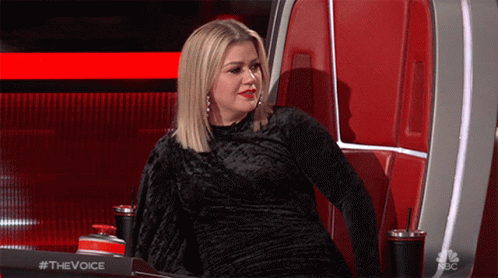 Laugh At Kelly Clarkson GIF - Laugh At Kelly Clarkson The Voice - Discover  & Share GIFs
