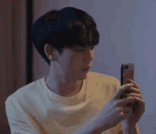 Taking Picture Gene GIF - Taking Picture Gene Kao Up GIFs