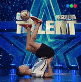 Estilo Libre Con Balón Charly Icono GIF - Estilo Libre Con Balón Charly Icono Got Talent Argentina GIFs
