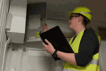 Electric Shock Electrician GIF - Electric Shock Electrician Electricity GIFs
