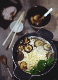 Mushrooms Noodles GIF - Mushrooms Noodles Lunch GIFs
