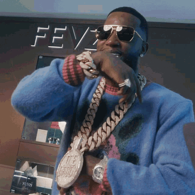 Look At My Bracelet Gucci Mane GIF - Look At My Bracelet Gucci Mane First  Impression Song - Discover & Share GIFs