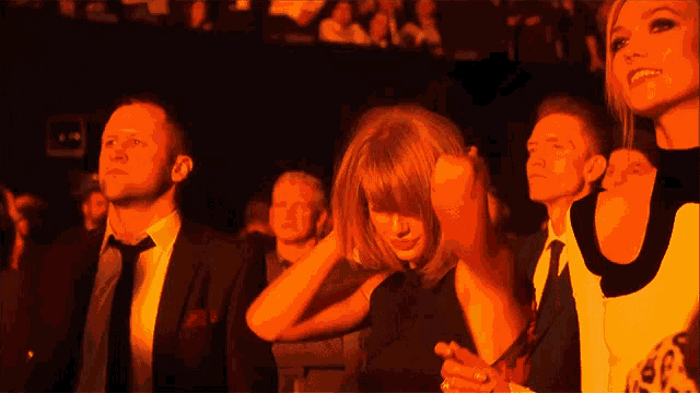 Dancing Taylor Swift GIF - Dancing Taylor Swift Kanye West - Discover &  Share GIFs