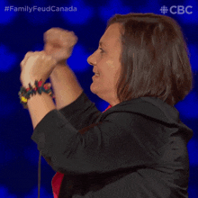 Keep Going Shelly GIF - Keep Going Shelly Family Feud Canada GIFs