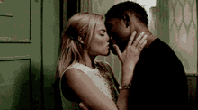 Interracial Kiss Interracial Love GIF - Interracial Kiss Interracial Love Mixed Love GIFs